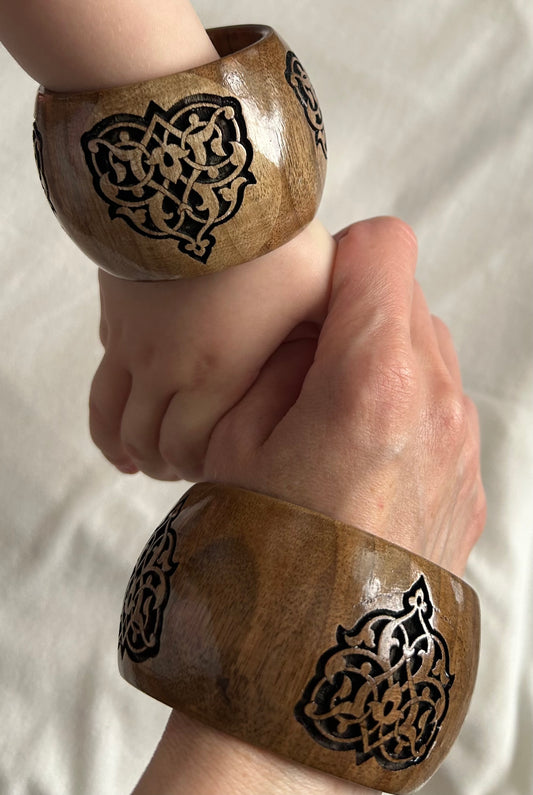 WOODEN BRACELET. "MAM&ME". 2 in 1.